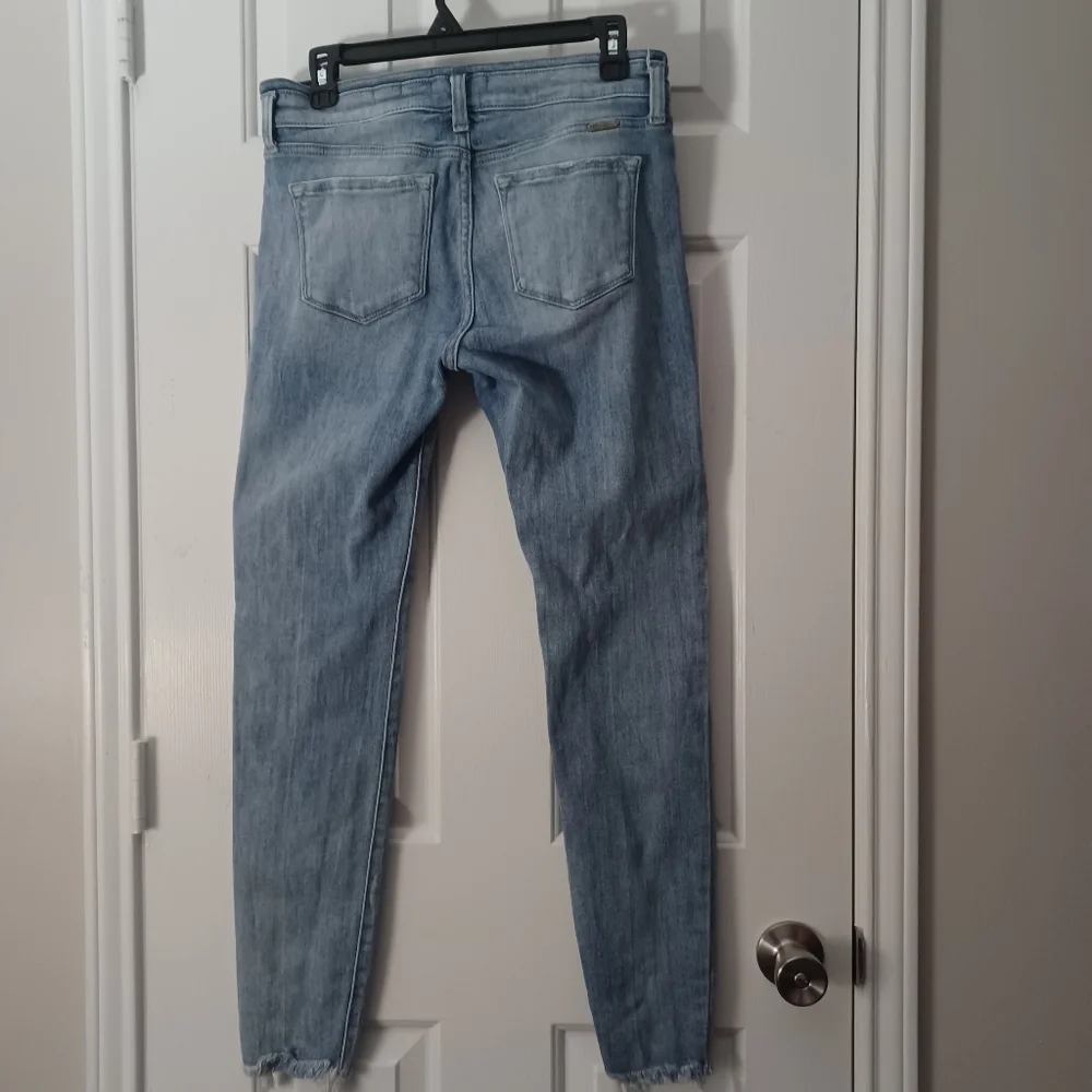 KanCan Distressed Jeans Sz 28
